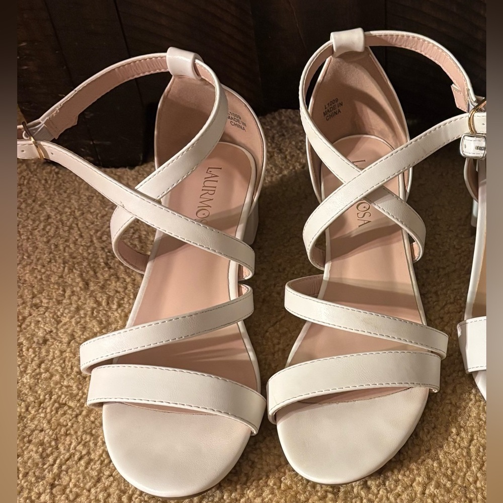 Laurmosa Girl’s Formal sandals. Size 5.
